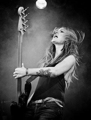 595_477940055628602_1254598994_n